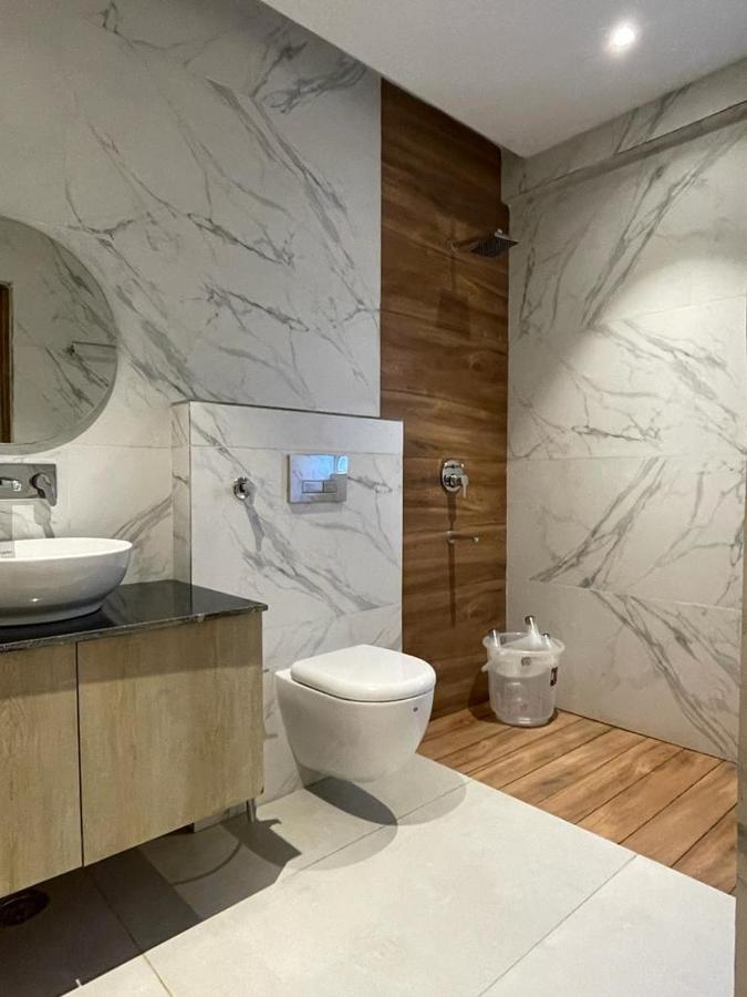 Hotel West Inn Premium Kharar Экстерьер фото