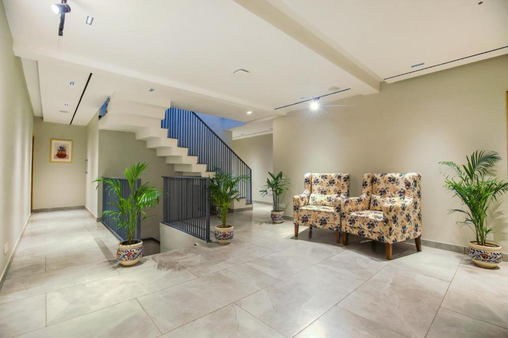 Hotel West Inn Premium Kharar Экстерьер фото